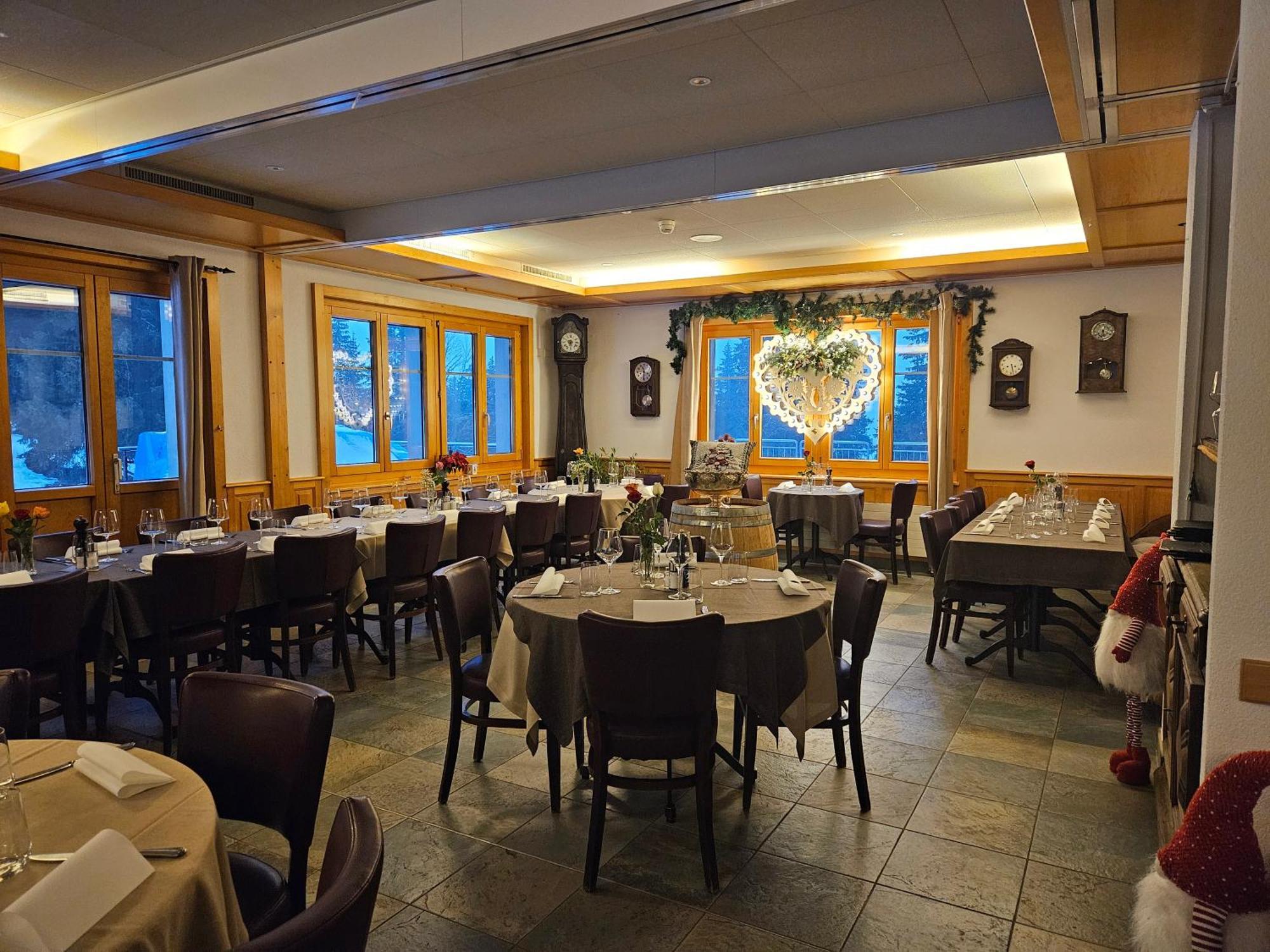 Hotel Restaurant Du Marchairuz Le Brassus Exterior foto