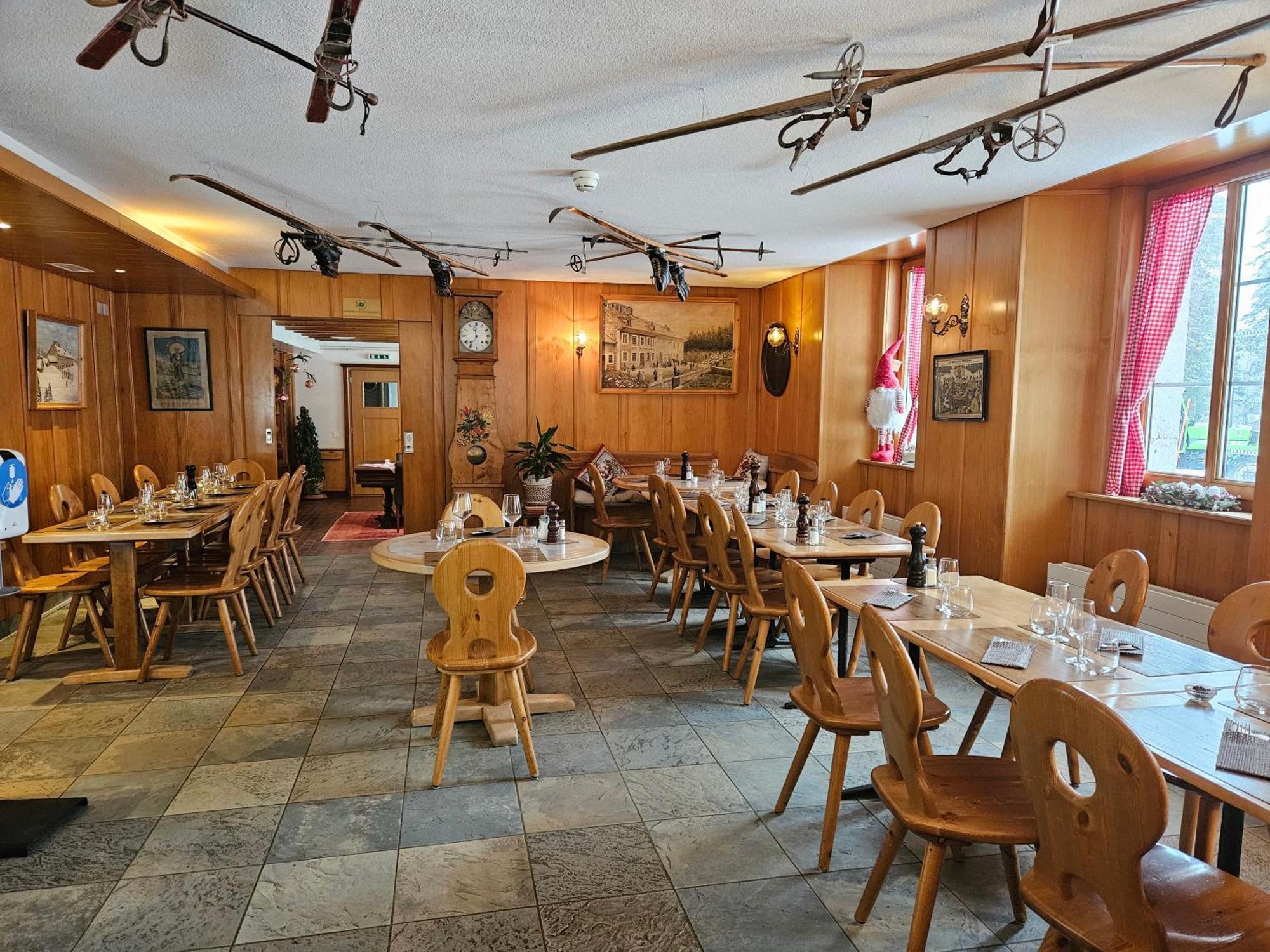 Hotel Restaurant Du Marchairuz Le Brassus Exterior foto