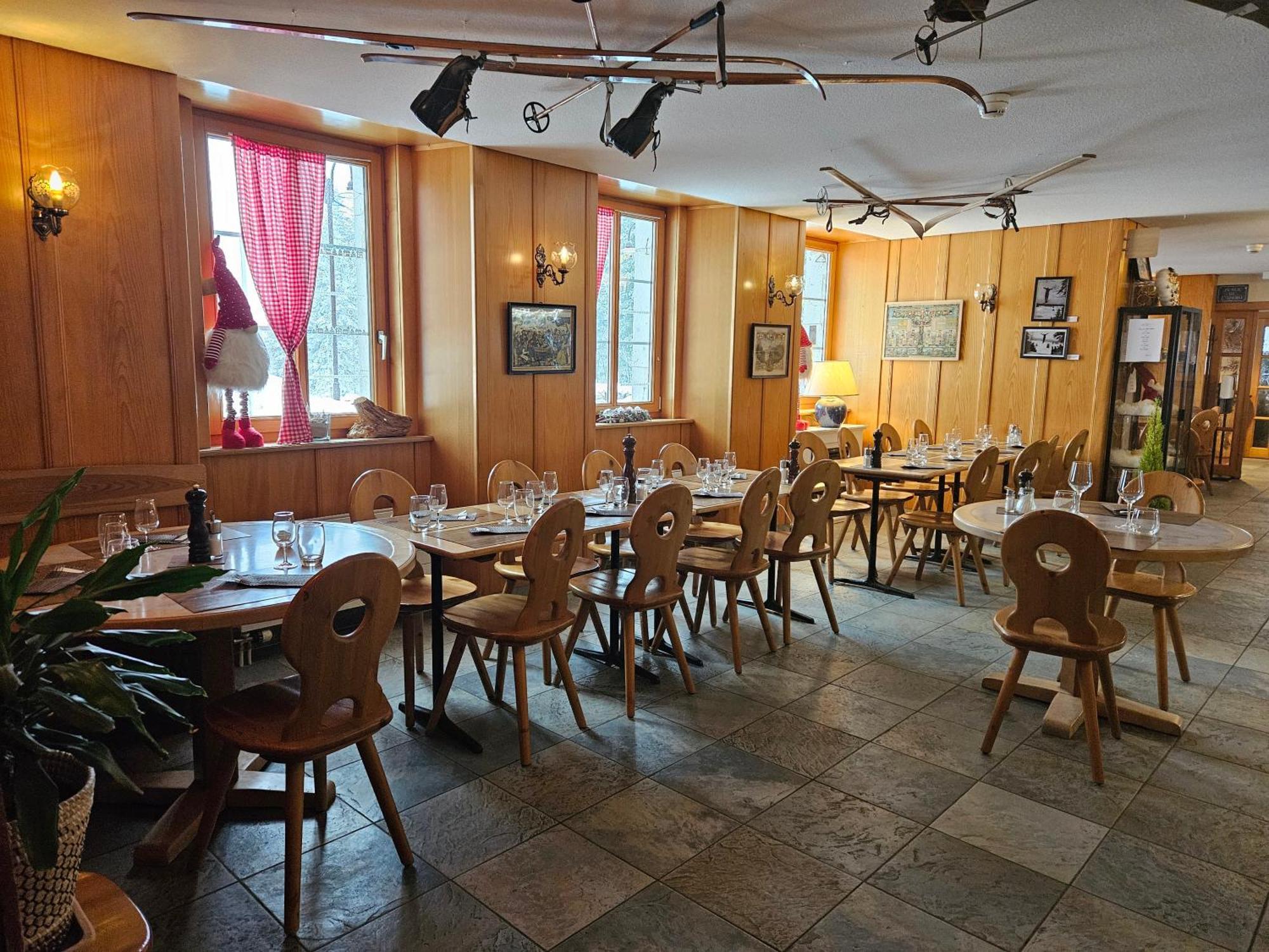 Hotel Restaurant Du Marchairuz Le Brassus Exterior foto